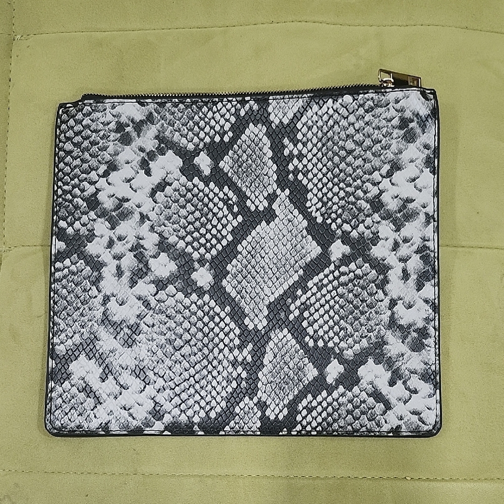 Aldo Black and Gold Hexagon Pattern Clutch